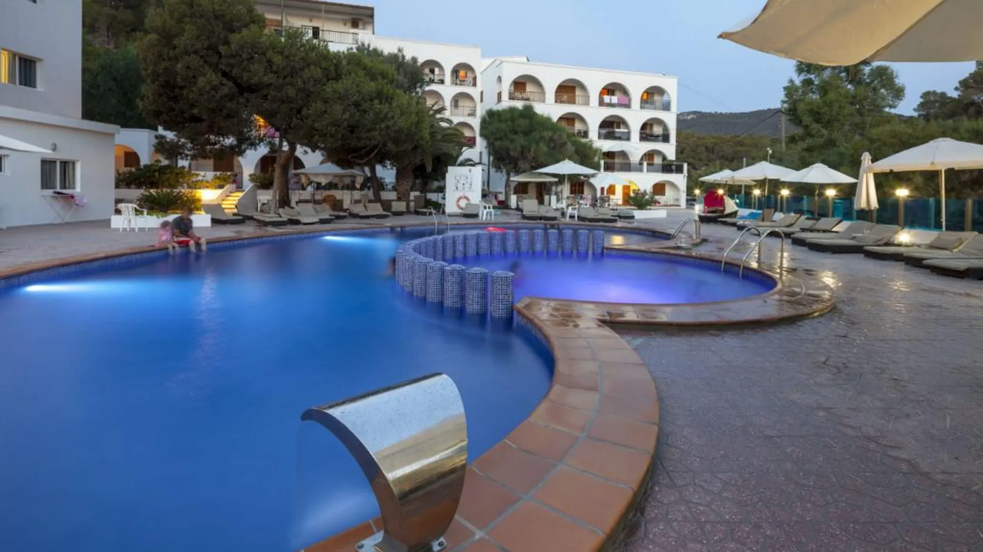 Aparthotel Puerto Cala Vadella