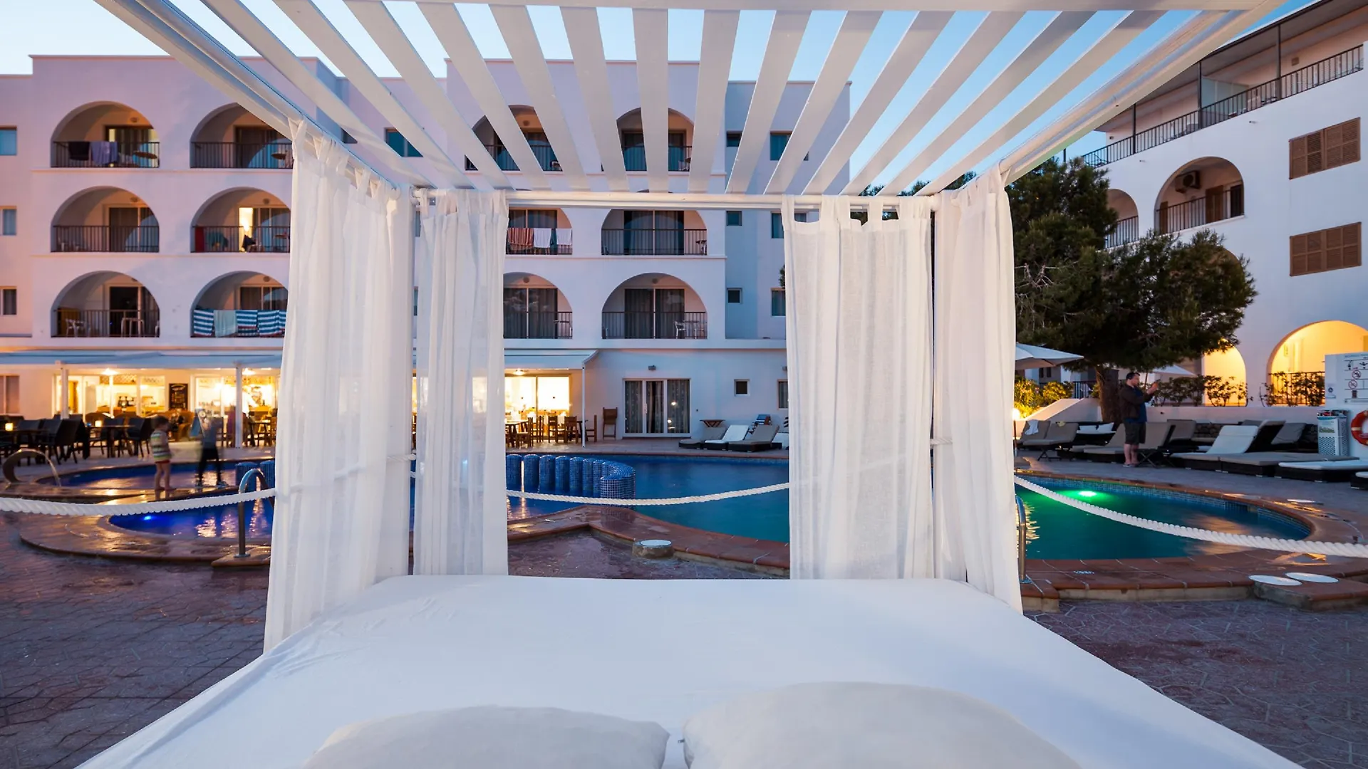 Aparthotel Puerto Cala Vadella Spanien
