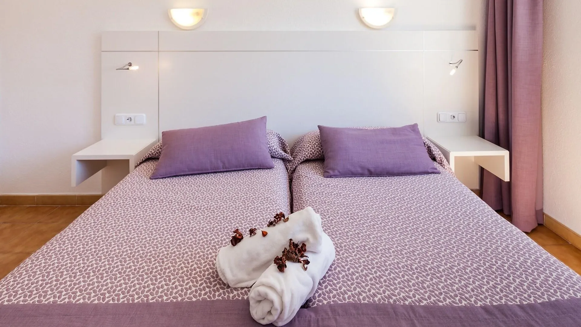Aparthotel Puerto Cala Vadella  Cala Vadella (Ibiza)