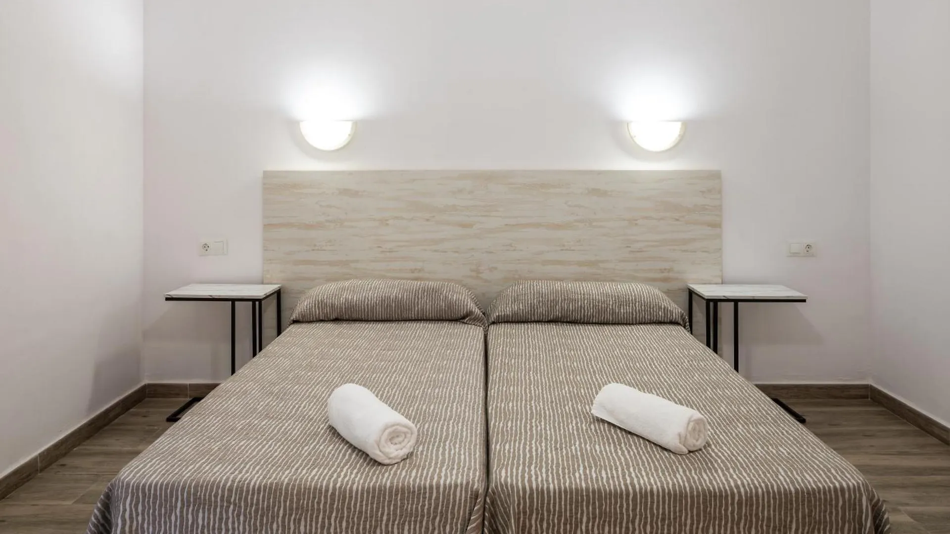 Aparthotel Puerto Cala Vadella 3*, Cala Vadella (Ibiza) Spanien