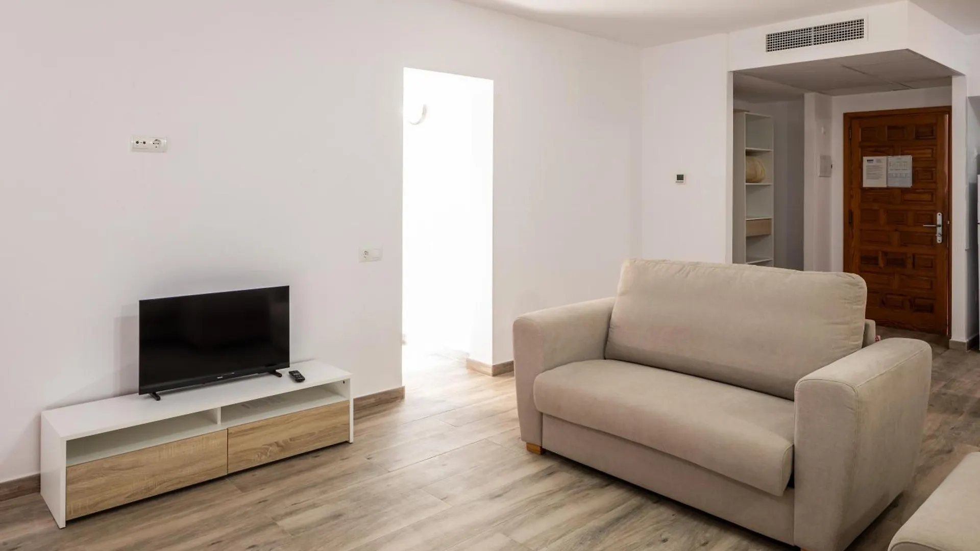 Aparthotel Puerto Cala Vadella